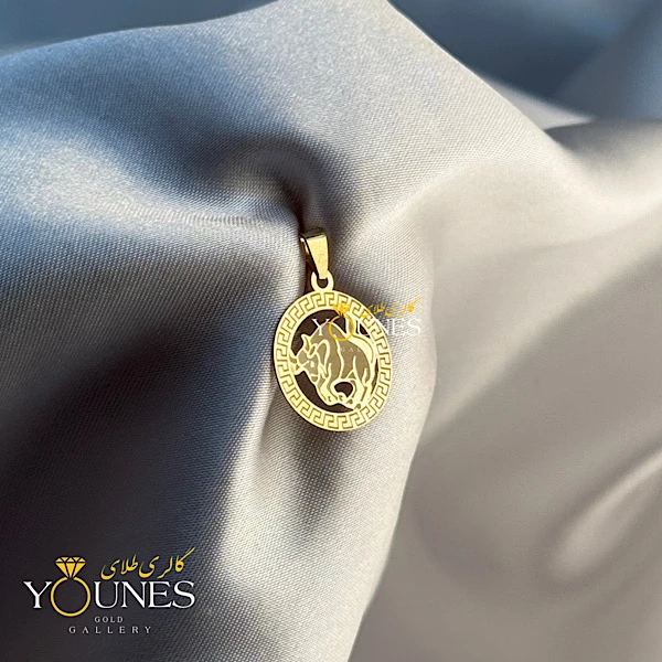 آویز طلا ماه تولد اردیبهشت 1.5cm